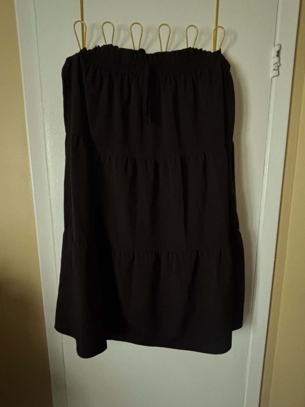 Black Tiered Midi Skirt - Women - Picture 2 of 4